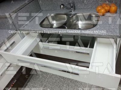 1001232_216211278532125_1719878357_n